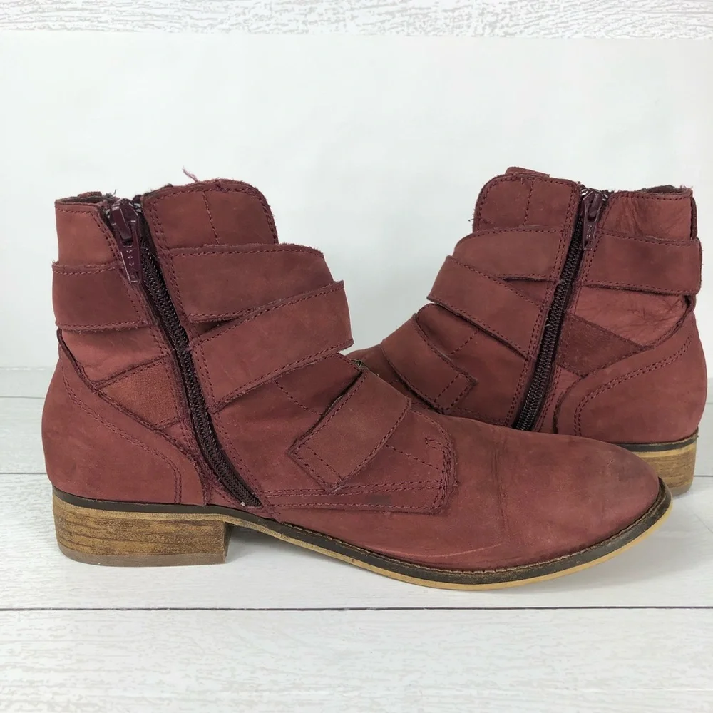 Steve‎ Madden Territory burgundy nubuck Ankle Buckles Booties Size 10